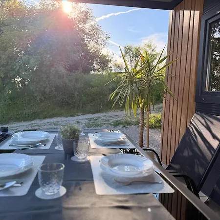 Mobile House Aurora With Whirlpool